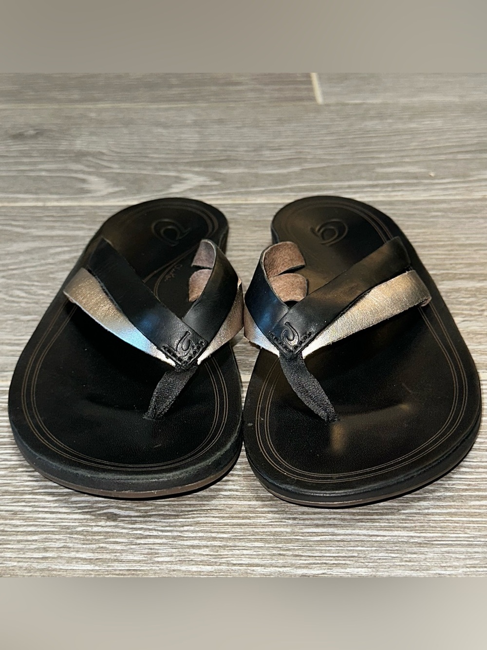 Olukai Kaekae Leather Black Silver Women's 8 Sandals Flip Flops Metallic Boho - Picture 6 of 10